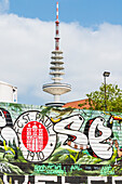 Fernsehturm und St. Pauli Logo, St. Pauli, Hamburg, Deutschland