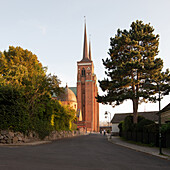 Der Dom zu Roskilde aus dem 13. Jh. ist die erste Backsteinkirche in Skandinavien, Seeland, Dänemark
