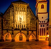 Jakobikirche und der Hohe Turm des Alten Rathauses in der Altstadt von Chemnitz im Abendlicht, Sachsen, Deutschland