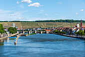 Alte Mainbrücke und Altstadt in Würzburg, Unterfranken, Franken, Bayern, Deutschland