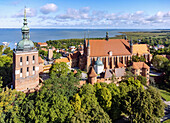 Cathedral Hill, Cathedral (Frauenburg Cathedral), Bishop's Palace (Stary Pałac Biskupi), High Tower (Wieża Radziejowskiego), Copernicus Tower (Wieża Kopernika) in Frombork (Frauenburg) and Fresh Lagoon (Zalew Wiślany) in Warmińsko-Mazurskie Voivodeship in Poland