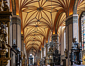 Innenraum der Kathedrale (Frauenburger Dom) in Frombork (Frauenburg) in der Wojewodschaft Warmińsko-Mazurskie in Polen