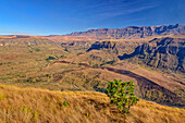 Deep view of Injasuthi basin, Van Heyningenspass, Injasuthi, Drakensberg, Kwa Zulu Natal, UNESCO World Heritage Site Maloti-Drakensberg, South Africa