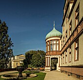Schlossgarten Großherzogliches Schloss in Darmstadt, im Hintergrund das ehemalige Hoftheater, Hessen, Deutschland