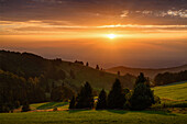 Sonnenuntergang am Schauinsland, Schwarzwald, Baden-Württemberg, Deutschland