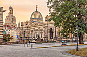 Art gallery in the Lipsius Building on Georg-Treu-Platz with the Frauenkirche Dresden at dusk, Saxony, Germany