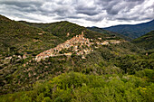 Das Dorf Apricale aus der Luft gesehen, Ligurien, Italien, Europa\n