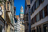 Zürcher Altstadt und Blick auf das Grossmünster; Zürich, Schweiz