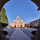 Kloster Arkadi, architektonisch bemerkenswertes, historisches orthodoxes Kloster und Kirche aus dem 16. Jh.; Arkadi, Kreta, Griechenland