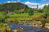 Irland, County Wicklow, Glendalough, Klostersiedlung, St. Kevin church mit Rundturm