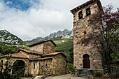 Mittelalterliche Kapelle Iglesia de Santa María de Lebeña, in Cillorigo de Liébana, Kantabrien, Nordspanien, Spanien