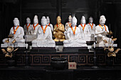 Buddhistische Statuen in der Pagode gojyu no to im Seida-ji Tempel, Daishi Berg, Katsuyama, Okuetsu, Fukui, Japan, Asien 
