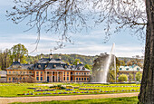 Bergpalais im Schlosspark Pillnitz im Frühling, Dresden, Sachsen, Deutschland