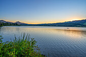 Sonnenuntergang am Grüntensee bei Nesselwang mit Blick zum Grünten, Nesselwang, Allgäuer Alpen, Schwaben, Allgäu, Bayern, Deutschland