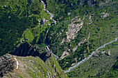 Deep view from the Schönbichler Horn to the Berliner Hütte, Schönbichler Horn, Zillertal Alps Nature Park, Zillertal Alps, Tyrol, Austria