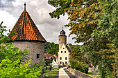  Tower of the city wall, local history museum in the castle and pigeon tower in Ochsenfurt, Lower Franconia, Bavaria, Germany 