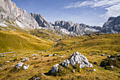 Blick auf Puez im Naturpark Puez-Geisler im Herbst, Grödnertal, Bozen, Südtirol, Italien