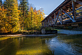 Brücke Kalkofensteg, Ammer, in der Ammerschlucht bei Peiting, Bayern, Deutschland