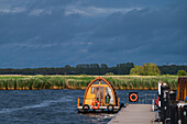 Hausboote im Hafen von Gager, Mönchgut, Rügen, Ostseeküste, Mecklenburg Vorpommern, Deutschland