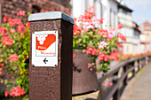  Marking of the Pfälzer Weinsteig in the Wassergasse in Annweiler am Trifels, Rhineland-Palatinate, Germany 