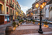 Abendstimmung in der Via Lodovico Baylle, Cagliari, Sardinien, Italien