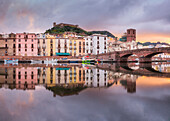 Sonnenaufgang am Fluss Temo, Castello di Serravalle, Bosa, Sardinien, Italien