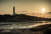 Leuchtturm am Cap de Favàritx bei Sonnenaufgang, Menorca, Balearen, Spanien, Europa