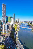 Skyline am Brisbane River und Kurilpa Bridge, Brisbane, Hauptstadt von Queensland, Australien