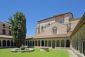 Kreuzgang der Abtei Abbaye de Saint-Hilaire, St. Hilaire, Nähe Carcassonne, Département Aude, Okzitanien, Frankreich