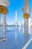 Prunkvolle Säulen in der Scheich-Zayid-Moschee, Abu Dhabi, Vereinigte Arabische Emirate, Arabische Halbinsel, Persischer Golf