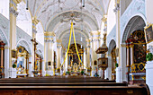 barocker Innenraum der Klosterkirche St. Michael, der ehemaligen Benediktinerabtei im Ort Attel bei Wasserburg am Inn in Oberbayern in Deutschland