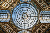 Glaskuppel in der Einkaufsmeile Galleria Vittorio Emanuele II, Mailand, Lombardei, Italien, Europa