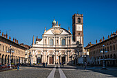  Piazza Ducale with Cathedral of Vigevano Cattedrale di Sant&#39;Ambrogio at the end of the square, Vigevano, Province of Pavia, Lombardy, Italy, Europe 
