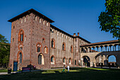  Castello Sforzesco with courtyard / park, Vigevano, province of Pavia, Lombardy, Italy, Europe 