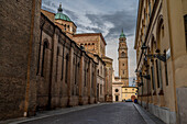 Blick auf Kirchturm San Giovanni Evangelista und Dom, Parma, Provinz Parma, Emilia-Romagna, Italien, Europa