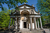  Chapel 11, Saint Francis receives the indulgence of Porziuncola, Sacro Monte d&#39;Orta pilgrimage site World Heritage Site, Lake Orta is a northern Italian lake in the northern Italian, Lago d&#39;Orta, or Cusio, region of Piedmont, Italy, Europe 