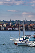 Hafen Porto delle Barche in Angera, Provinz Varese, Lago Maggiore, Lombardei, Italien, Europa
