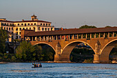 Brücke Ponte Coperto, Stadt Pavia am Fluss Ticino, Provinz Pavia, Lombardei, Italien, Europa