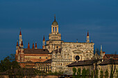 Blick auf Kirche und Kloster Certosa di Pavia, Pavia, Provinz Pavia, Lombardei, Italien, Europa