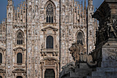  Piazza del Duomo with the cathedral and the equestrian statue of Victor Emmanuel II, Milan Cathedral, Metropolitan City of Milan, Metropolitan Region, Lombardy, Italy, Europe 