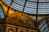 Glaskuppel in der Shoppingmeile Galleria Vittorio Emanuele II, Mailand, Lombardei, Italien, Europa