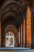 Blick durch die Arkaden des Doms Duomo di Cremona,   Piazza del Comune, Cremona, Provinz Cremona, Lombardei, Italien, Europa