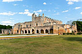 Fassade Kloster San Bernardino von Sienna, Valladolid, Yucatan, Mexiko