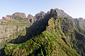  The beautiful hiking trail between Pico do Arieiro and Pico Ruivo, Madeira, Portugal, leads over the ridge. 
