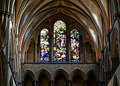 Buntglasfenster von Moses in der Kathedrale von Salisbury, Wiltshire, England, Großbritannien