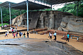 Riesige Buddha-Statuen aus Stein, Gal Viharaya, UNESCO-Weltkulturerbe, die antike Stadt Polonnaruwa, Sri Lanka