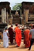 Sitzender Buddha im Vatadage-Gebäude, The Quadrangle, UNESCO-Weltkulturerbe, die antike Stadt Polonnaruwa, Sri Lanka, Asien