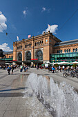 Bahnhof, Wasserspiele, Ernst-August-Platz, Hannover, Niedersachsen, Deutschland