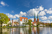  Cathedral church with the Obertrave, Hanseatic City of Lübeck, Schleswig-Holstein, Germany 