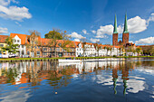  Cathedral church with the Obertrave, Hanseatic City of Lübeck, Schleswig-Holstein, Germany 